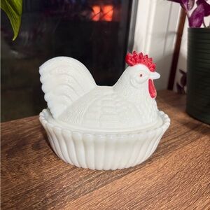 Vintage Westmoreland White Milk Glass Rooster On Nest